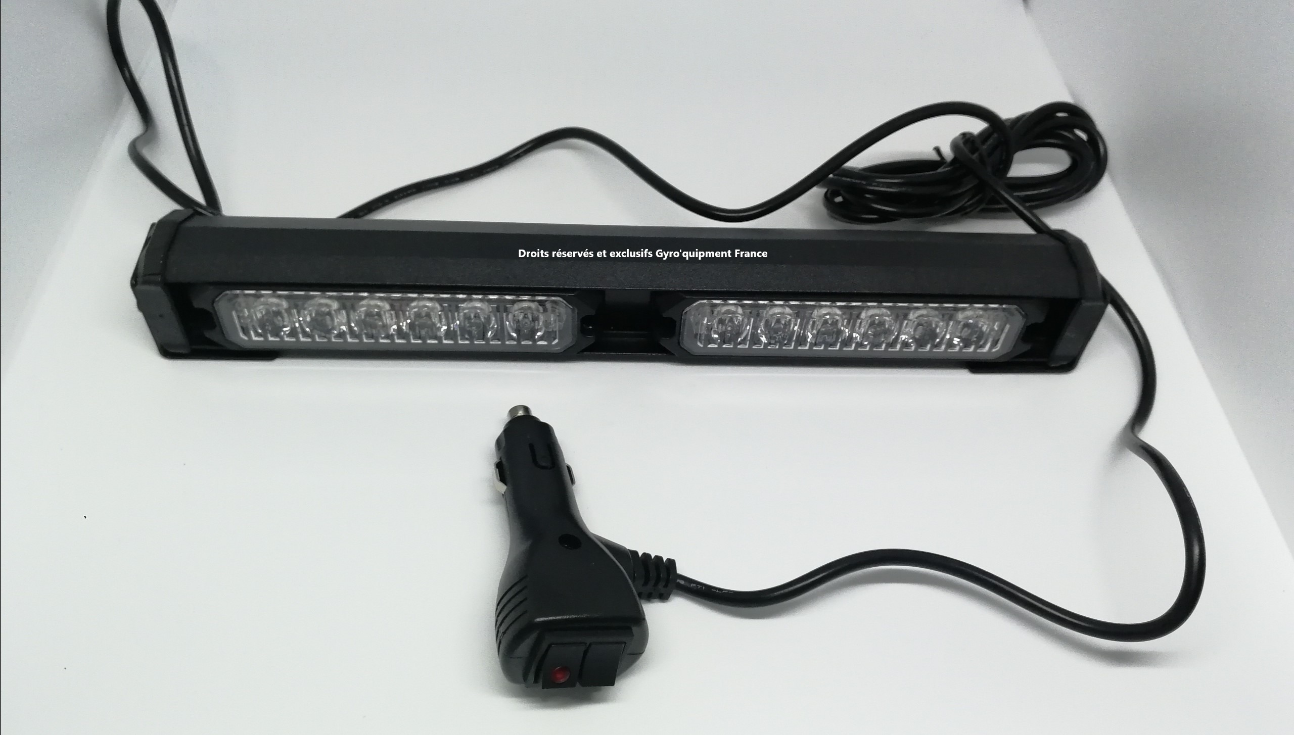 Feu de pare brise stroboscopique led orange et blanc
prise interrupteur 12 V